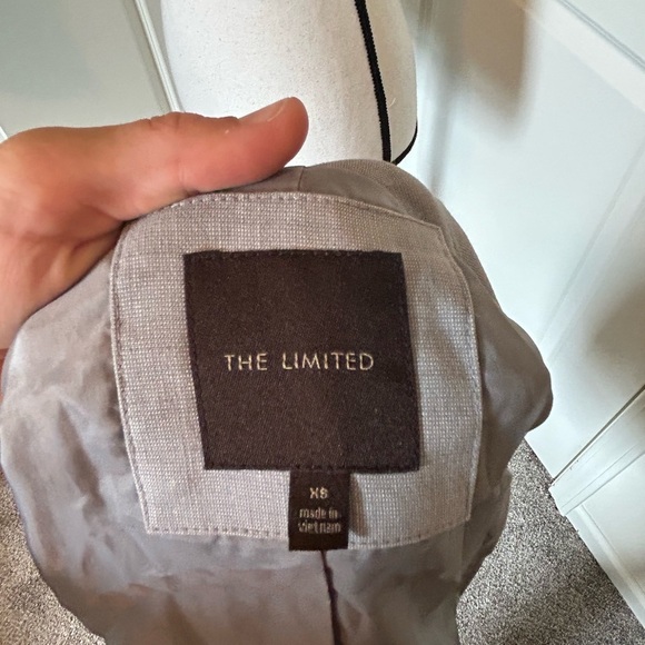 The limited grey button down vneck collared short sleeve dress shirt - Picture 4 of 4